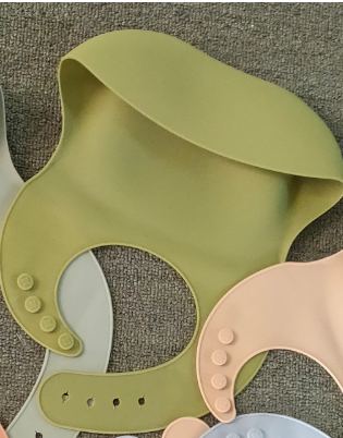 The Silicone Feeding Bib — Sage