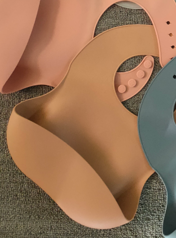 The Silicone Feeding Bib — Sage